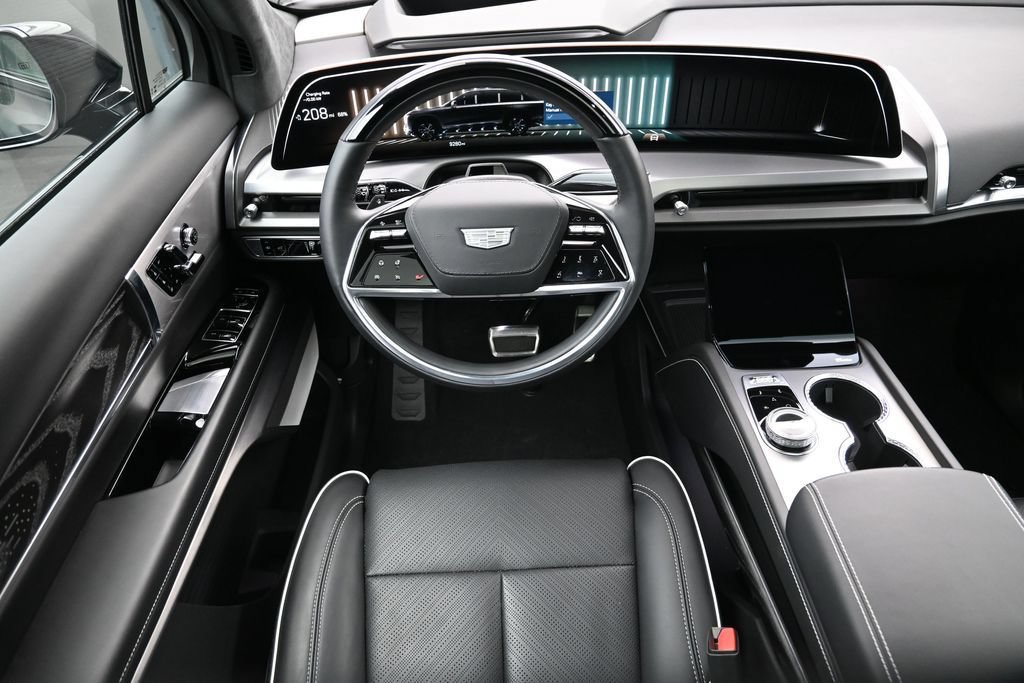 Certified 2026 Cadillac Vistiq Platinum w/ LPO, Floor Liner Package AWD/4WD image 12