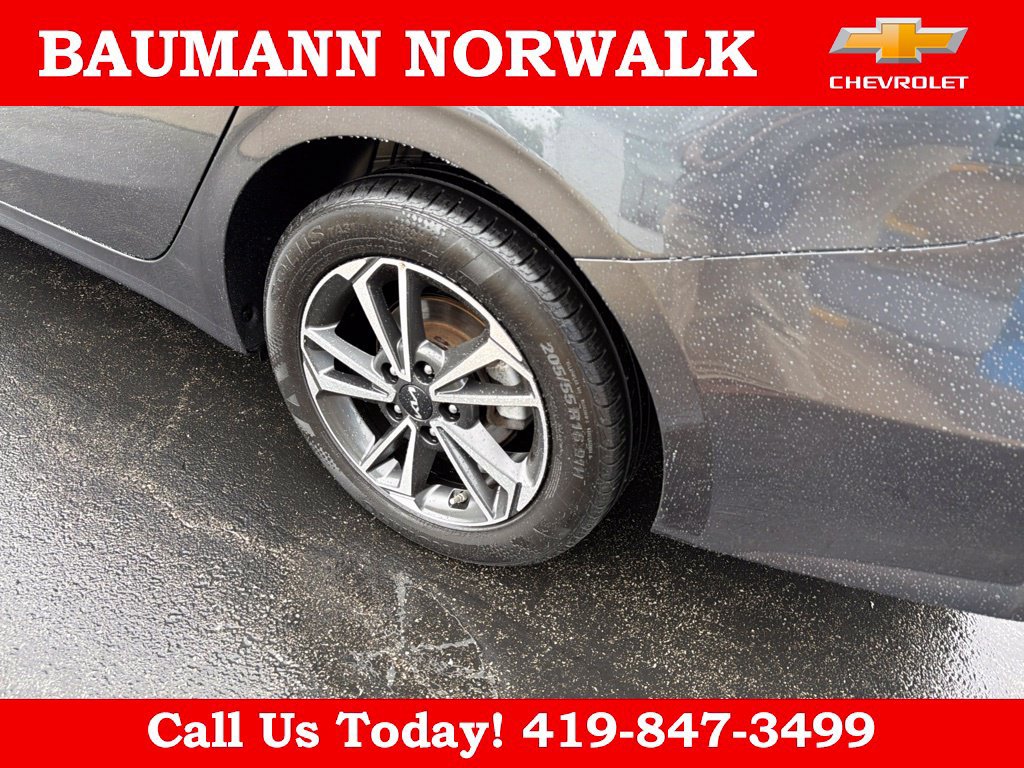 Used 2024 Kia Forte LXS w/ LXS Technology Package FWD image 11