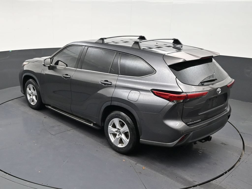 Used 2021 Toyota Highlander L FWD image 13