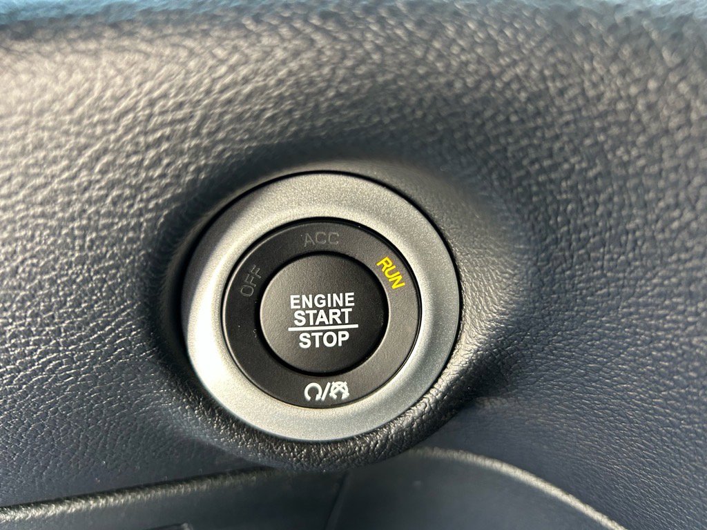 New 2025 Chrysler Voyager LX image 22