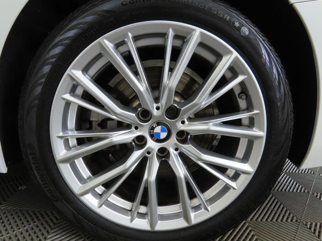 Used 2023 BMW 330i Sedan w/ Driving Assistance Package image 31