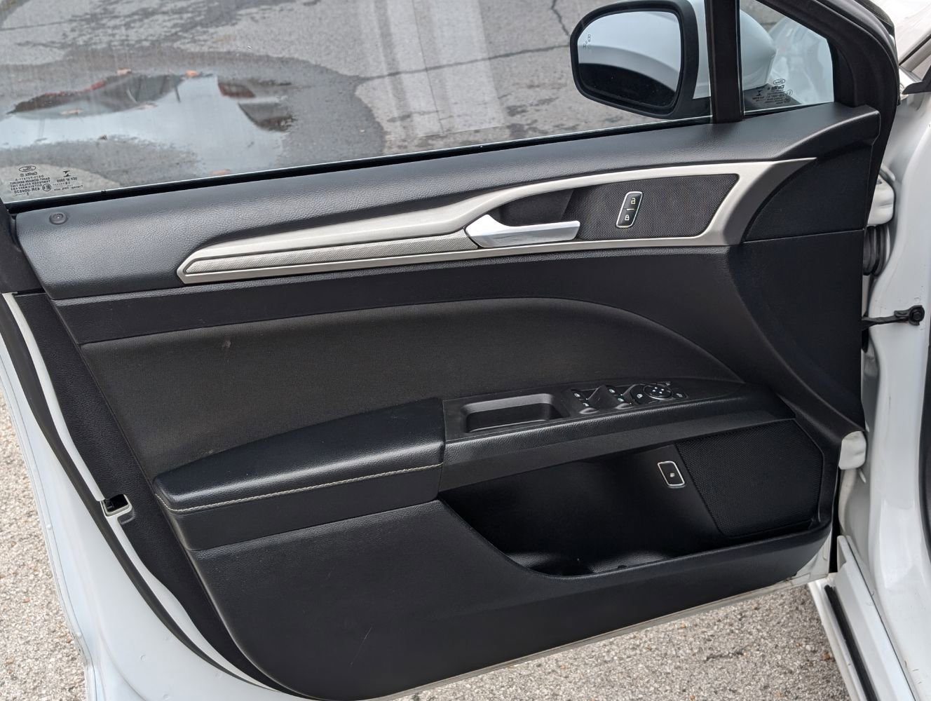 Used 2019 Ford Fusion SE image 11