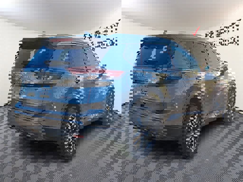 Used 2024 Nissan Rogue SL w/ SL Premium Package image 3