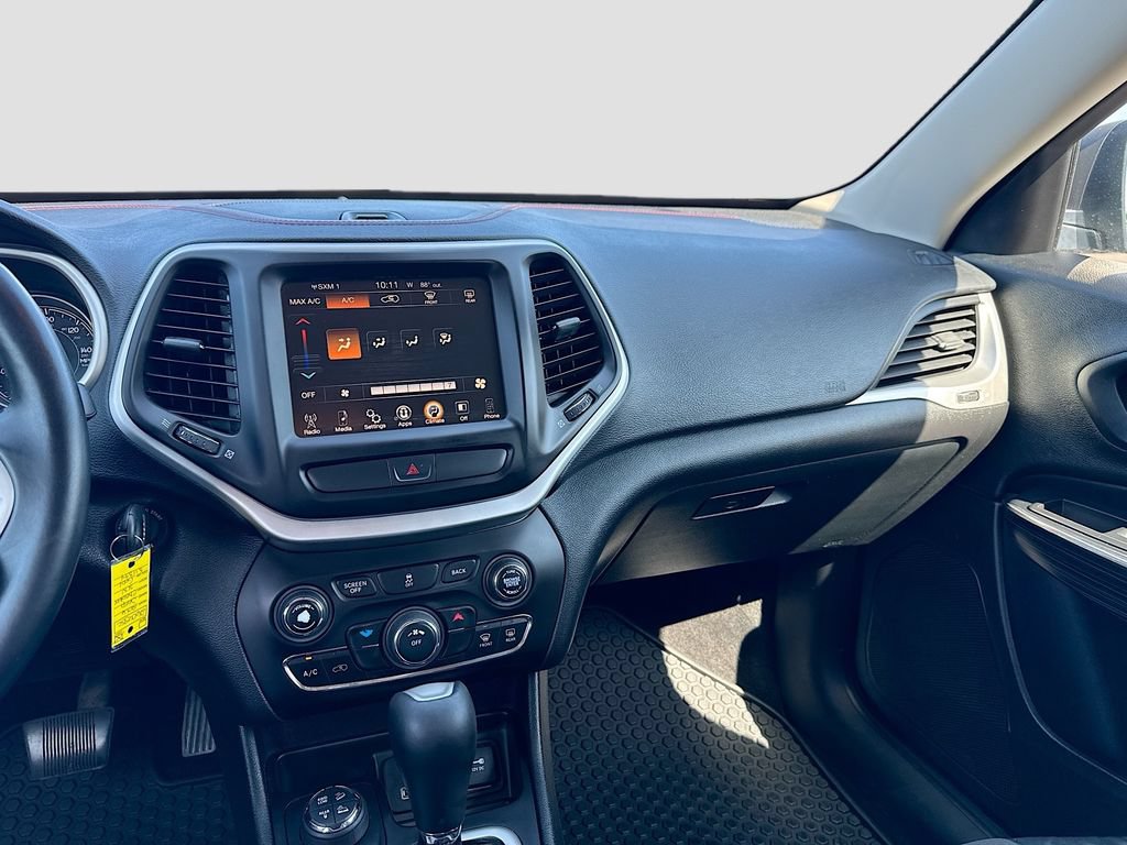 Used 2016 Jeep Cherokee Trailhawk AWD/4WD image 23