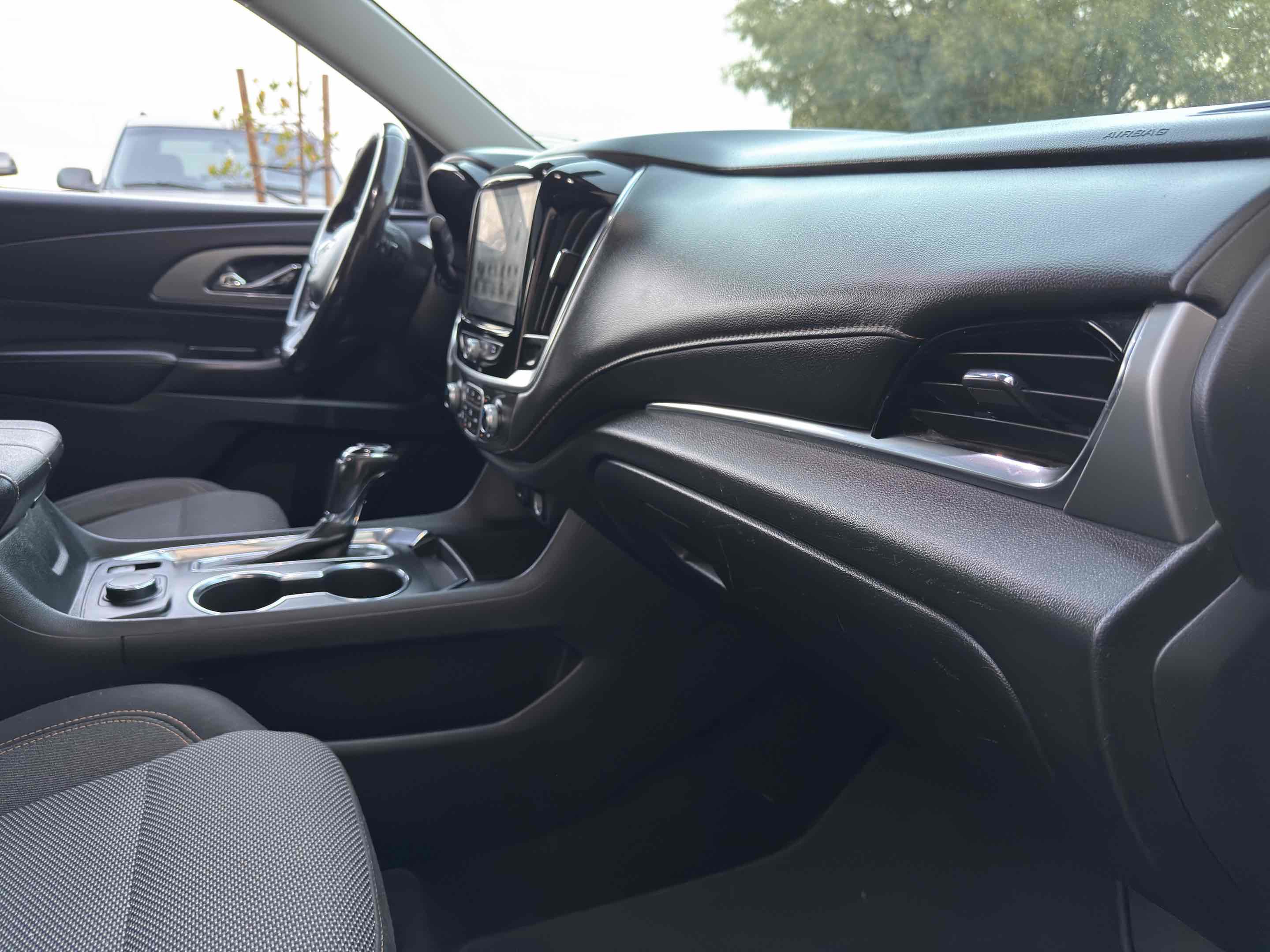 Used 2019 Chevrolet Traverse LT image 44