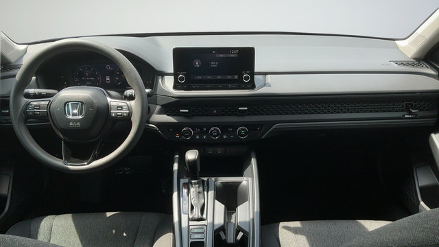 Used 2025 Honda Accord SE image 9
