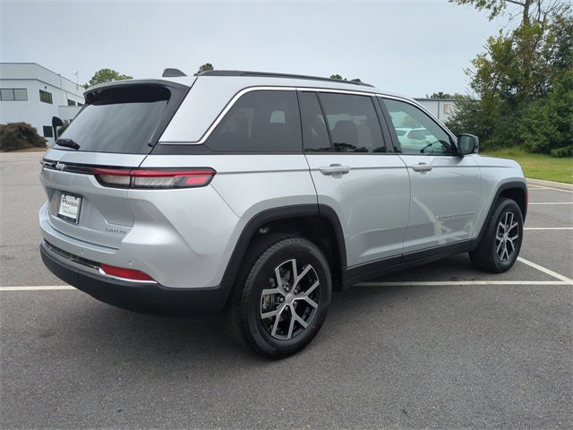 New 2025 Jeep Grand Cherokee Limited w/ Trailer Tow Package image 4