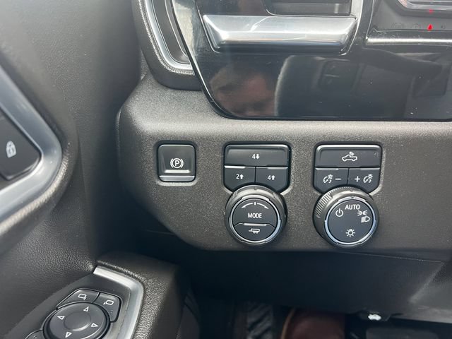 Used 2024 Chevrolet Silverado 2500 LT AWD/4WD image 25