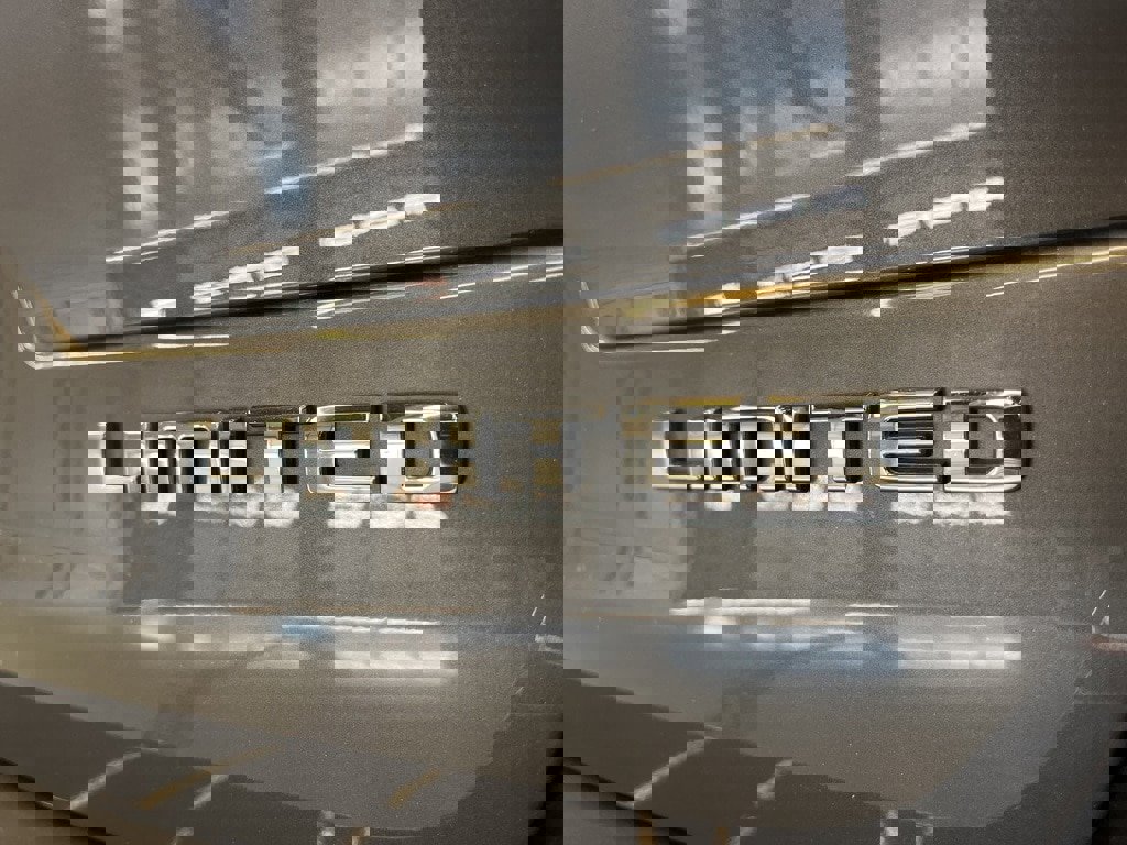 Used 2021 Jeep Grand Cherokee L Limited image 36