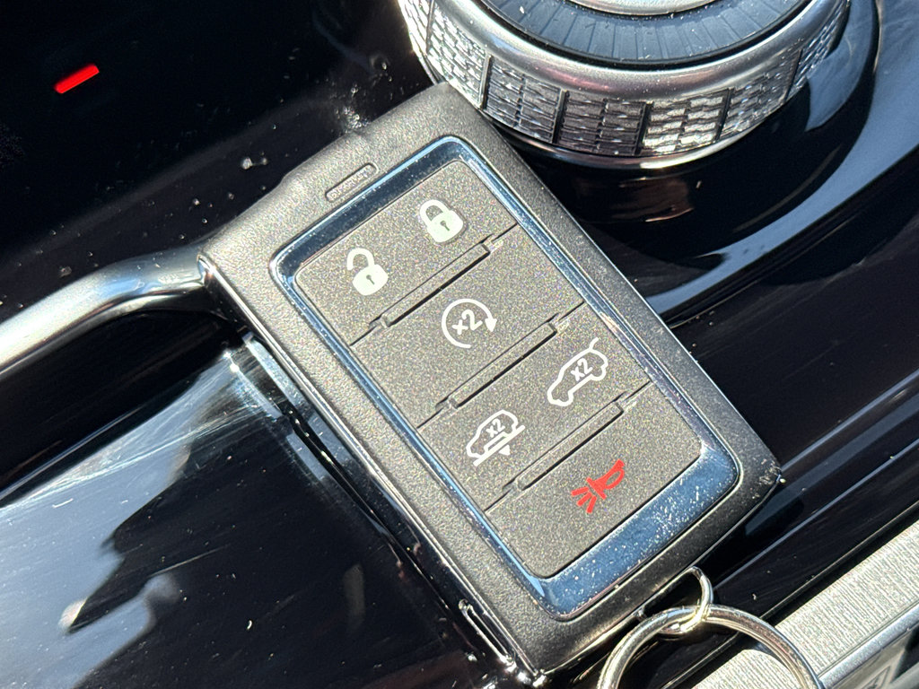 Used 2025 Jeep Wagoneer L Series II w/ Convenience Group I AWD/4WD image 37