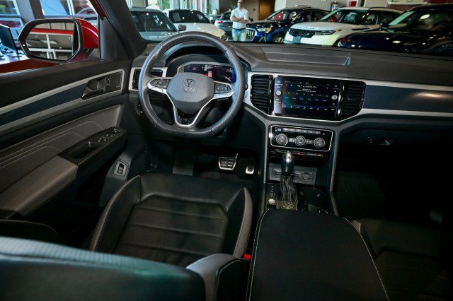Used 2022 Volkswagen Atlas Cross Sport SEL Premium R-Line image 31