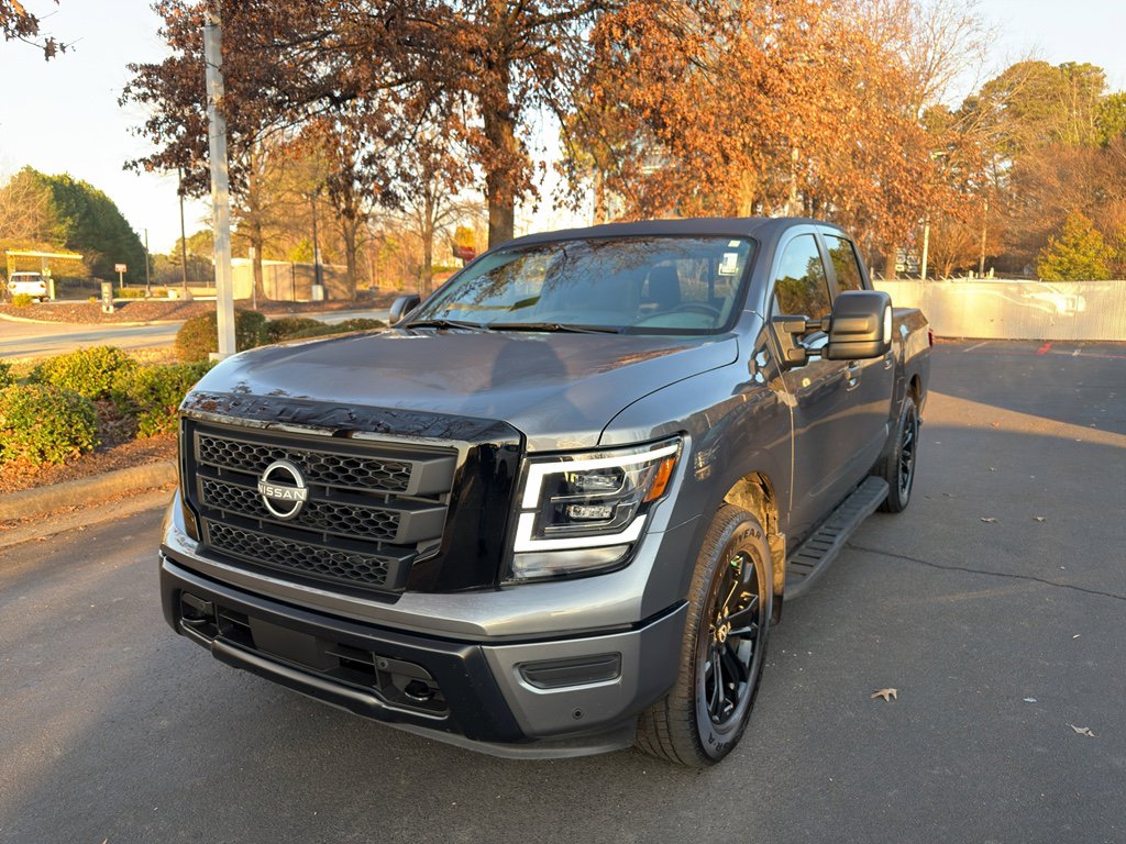 Certified 2024 Nissan Titan SV w/ SV Convenience Package image 3