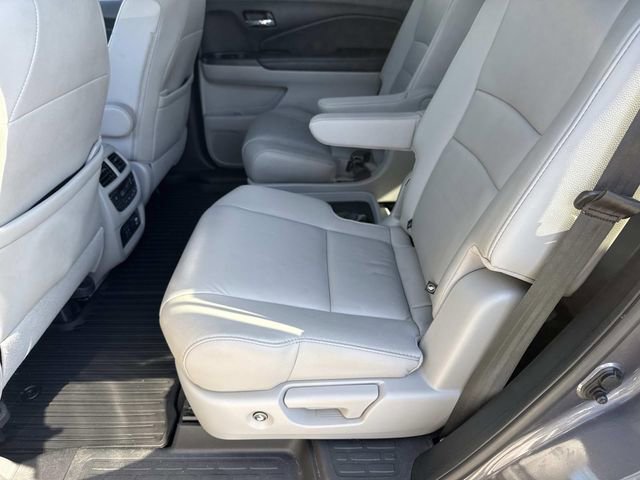 Used 2021 Honda Pilot Touring image 16