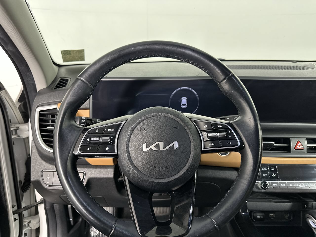 Certified 2024 Kia Seltos EX FWD image 4
