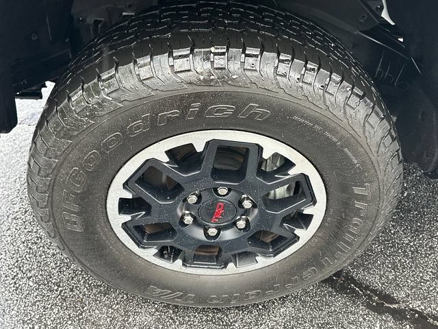 Used 2024 Toyota Tacoma TRD Off-Road w/ TRD Off Road Upgrade Package AWD/4WD image 10