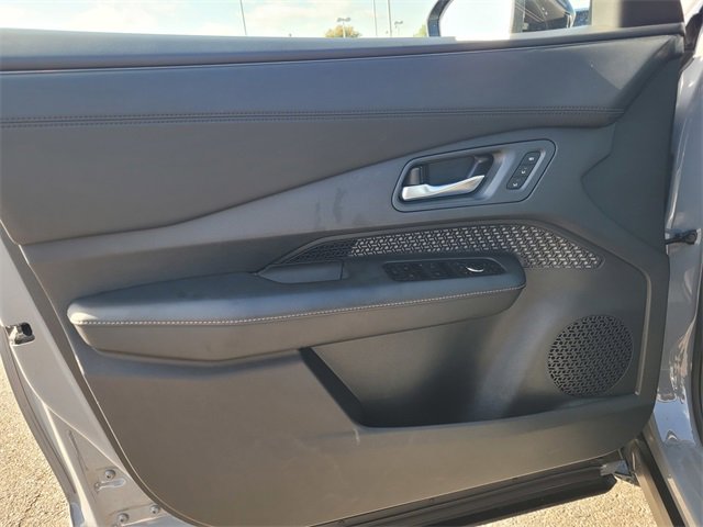 Used 2024 Nissan Ariya FWD image 18