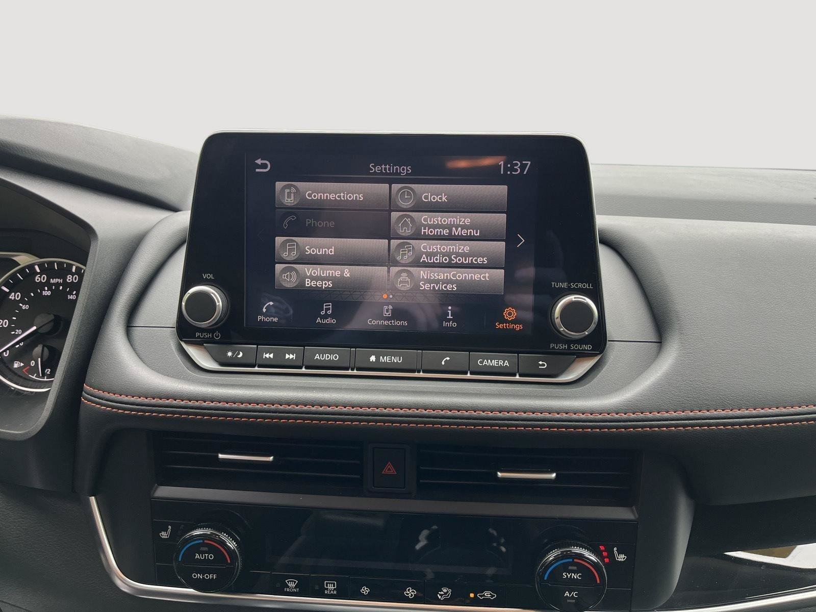 Certified 2025 Nissan Rogue SV AWD/4WD image 24