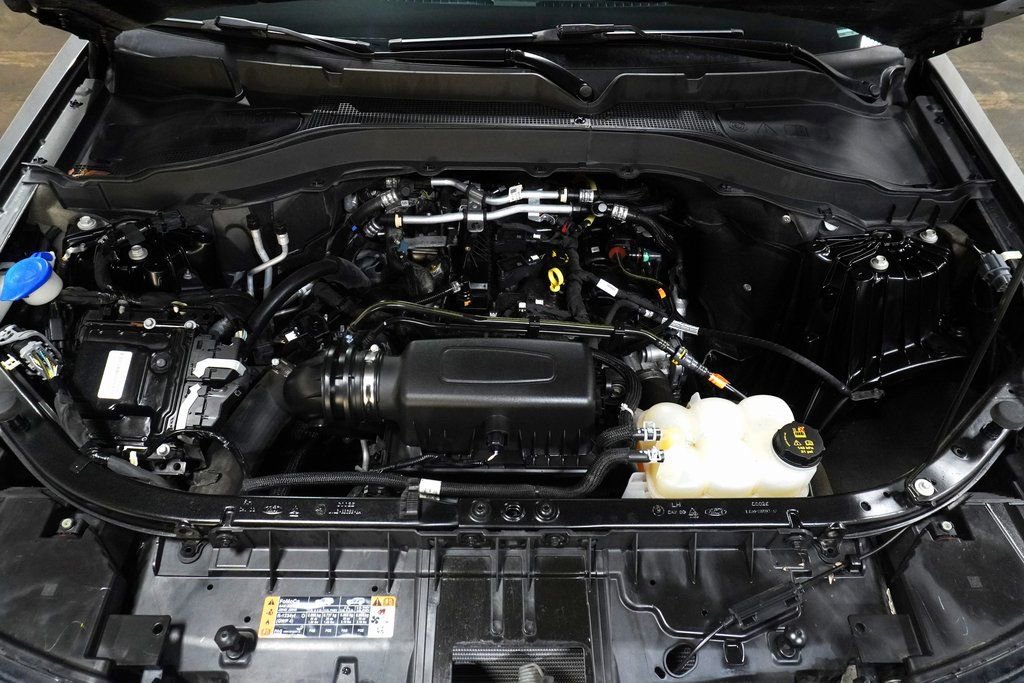 Used 2022 Ford Explorer XLT w/ Equipment Group 202A image 11