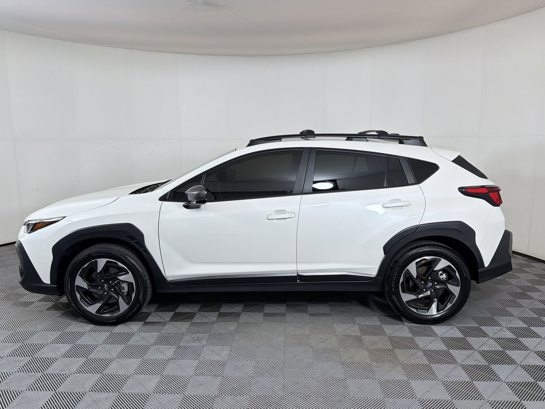 Used 2025 Subaru Crosstrek 2.5i Limited w/ Crosstrek Mirror Package AWD/4WD image 2