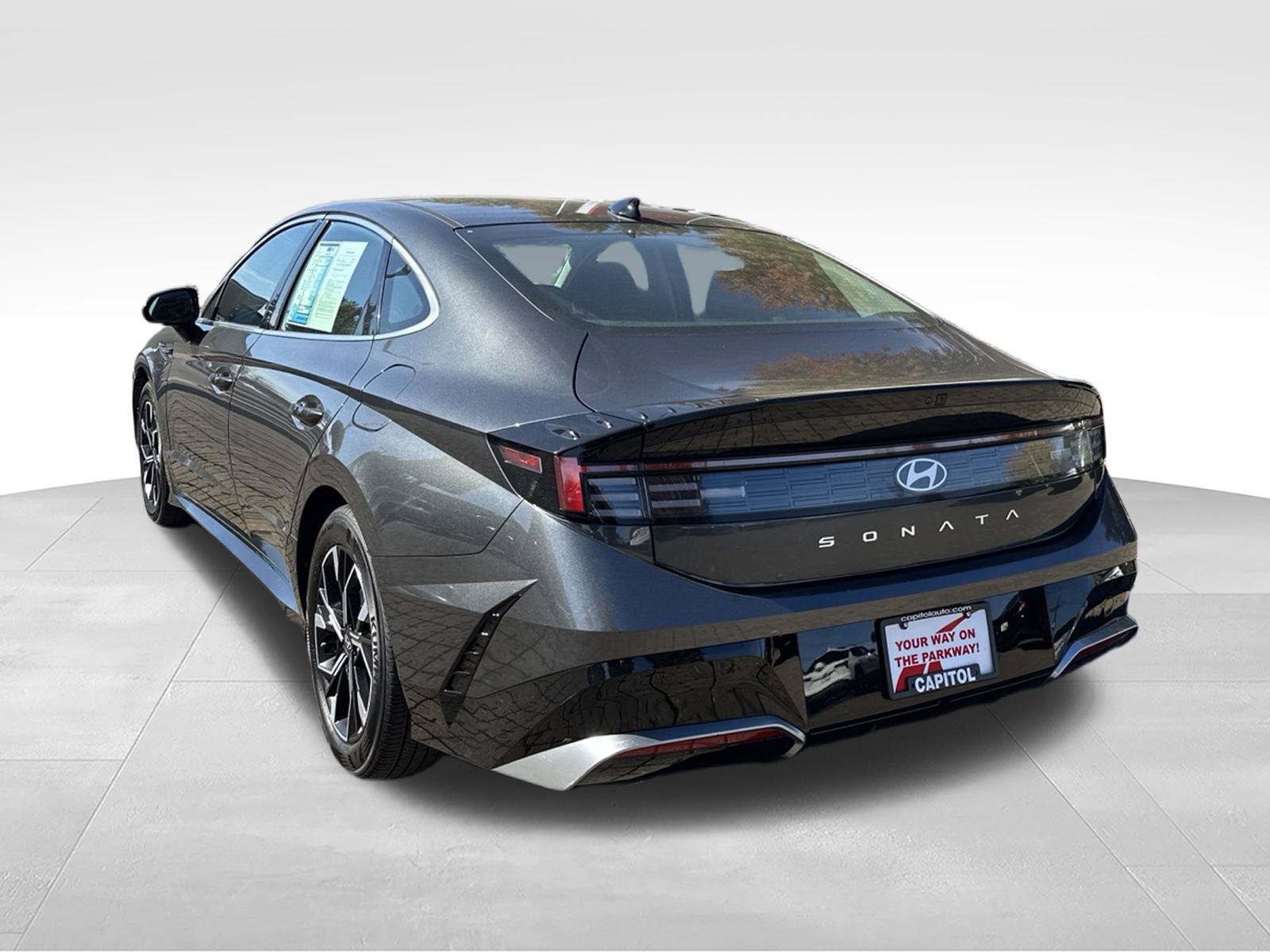 Used 2025 Hyundai Sonata SEL FWD image 7