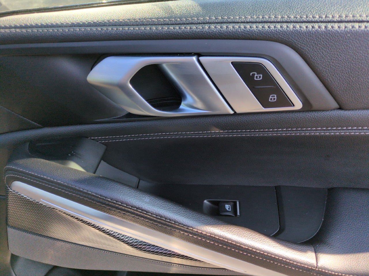 Used 2021 BMW X6 xDrive40i AWD/4WD image 28