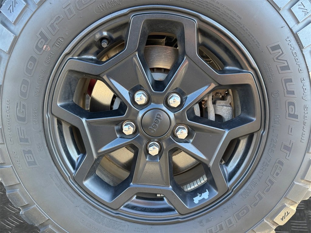 Used 2021 Jeep Gladiator Willys image 20