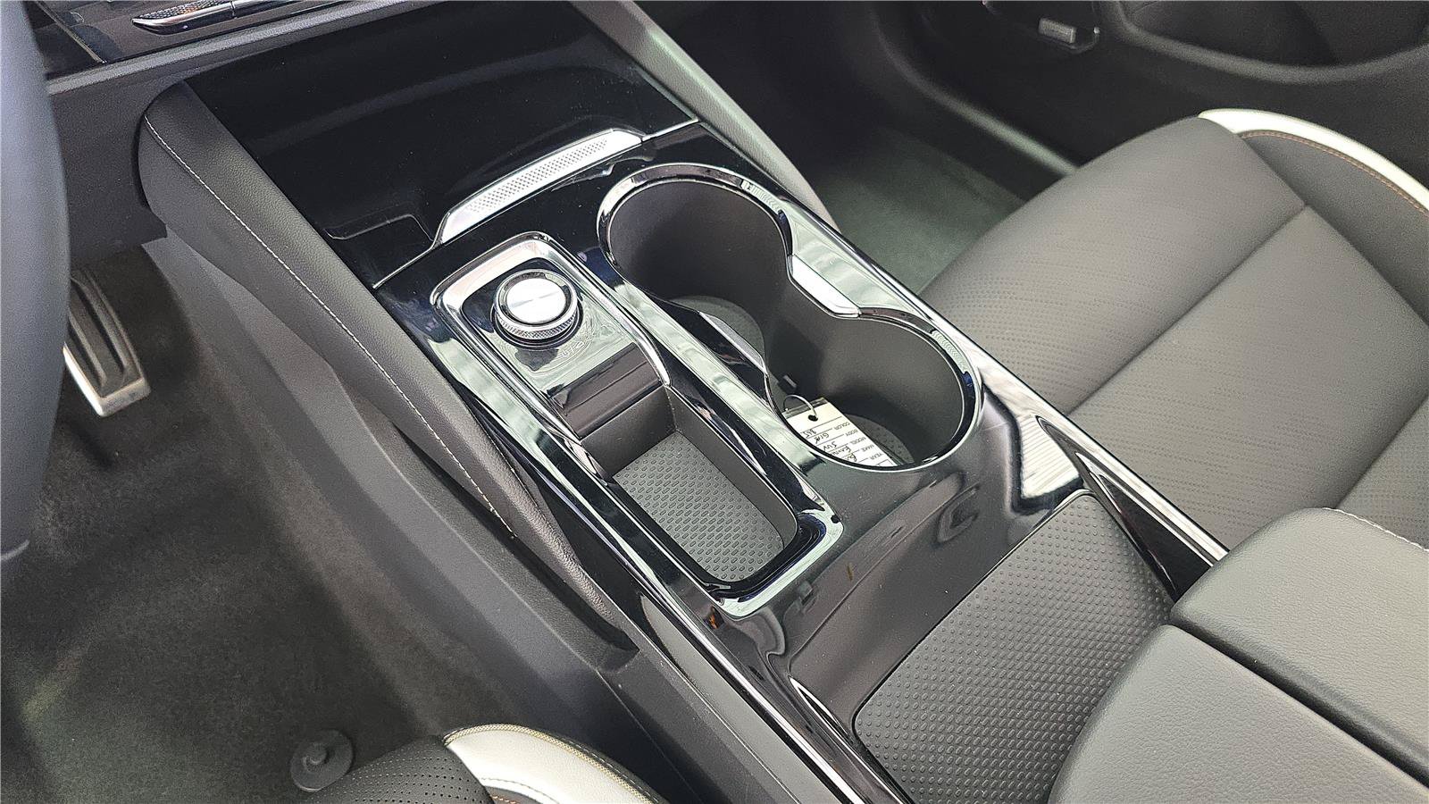Used 2024 Buick Envision Sport Touring AWD/4WD image 23