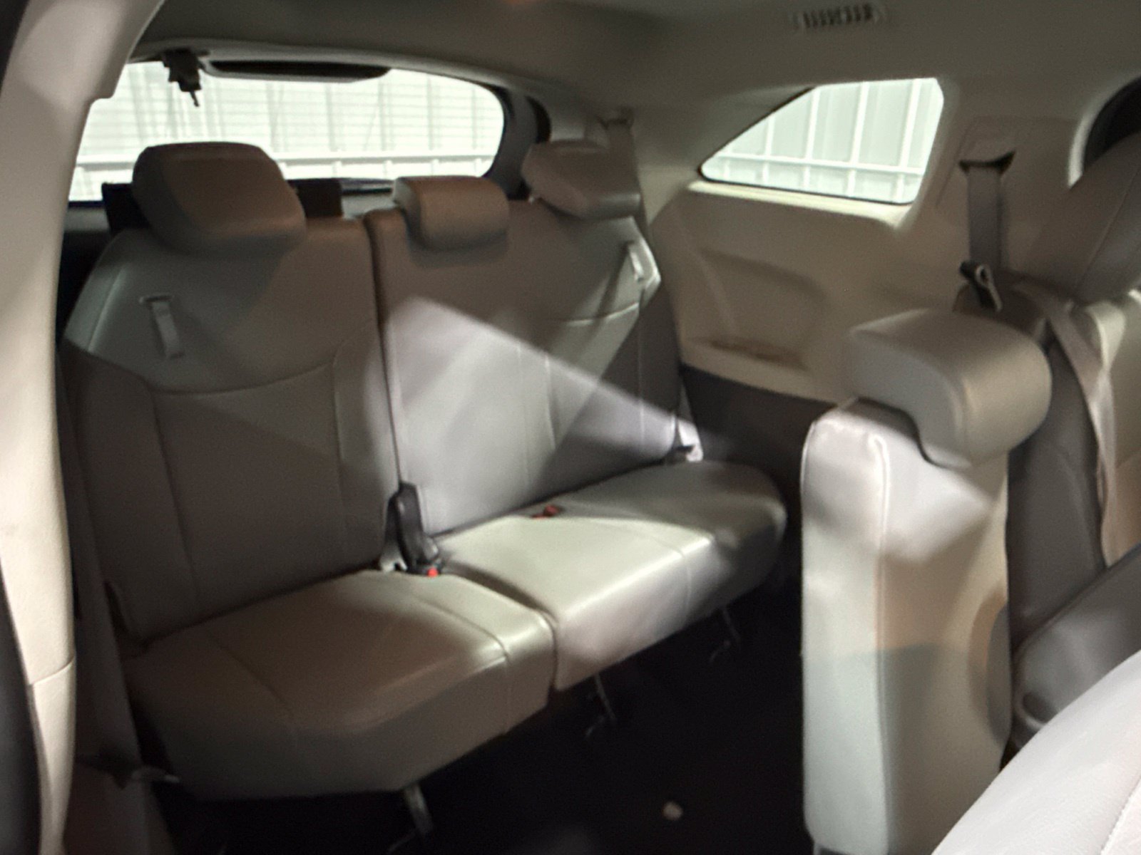 Used 2024 Toyota Sienna XLE FWD image 19