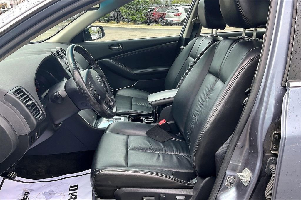 Used 2011 Nissan Altima 3.5 SR w/ 3.5SR Premium Pkg FWD image 28
