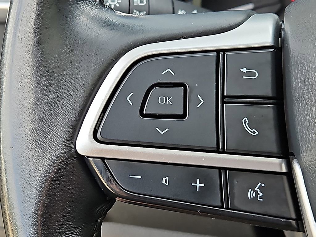 Used 2023 Toyota Highlander XLE image 22