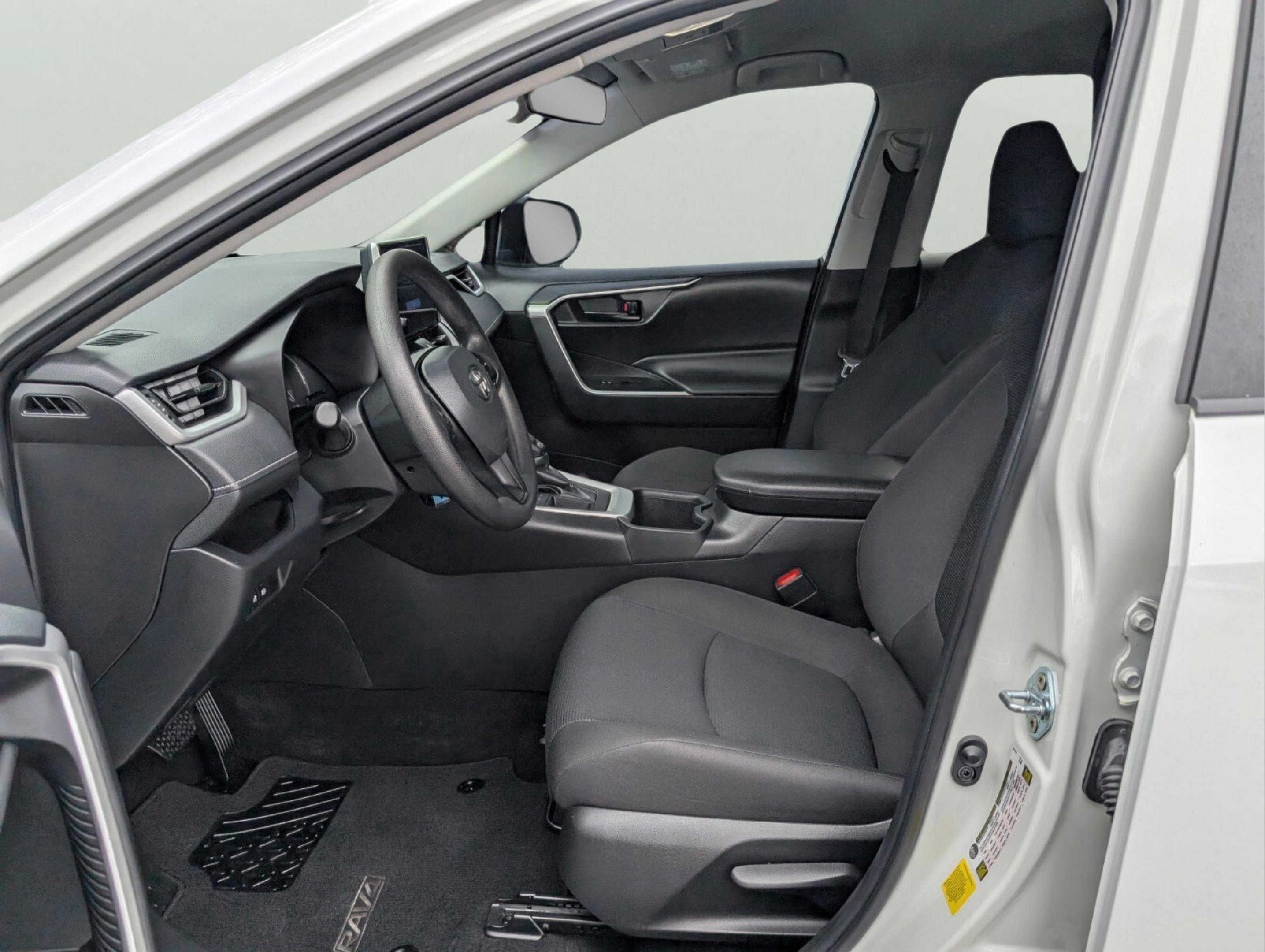 Used 2024 Toyota RAV4 LE image 29