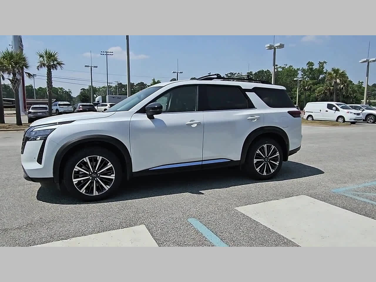 New 2026 Nissan Pathfinder Platinum FWD image 22