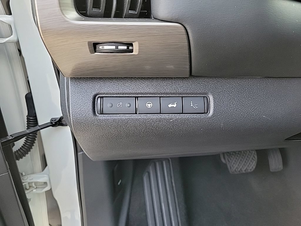 Used 2023 Nissan Pathfinder Platinum AWD/4WD image 33