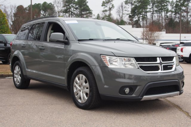 Used 2019 Dodge Journey SE image 1