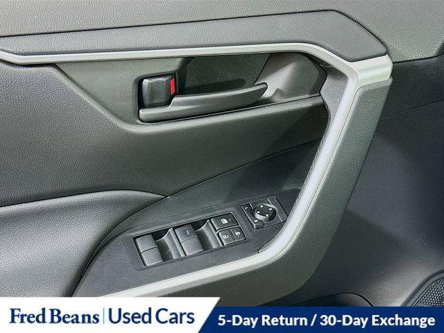 Used 2022 Toyota RAV4 LE image 19