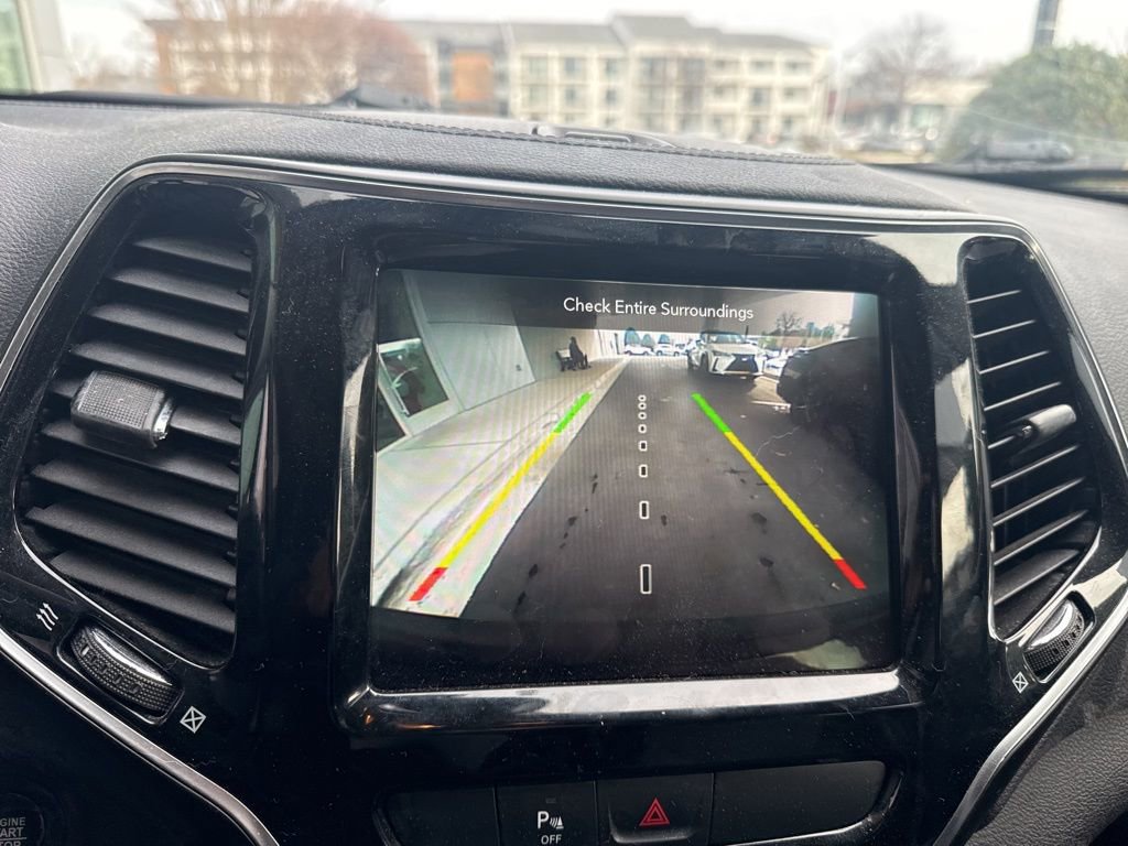 Used 2019 Jeep Cherokee Limited image 22