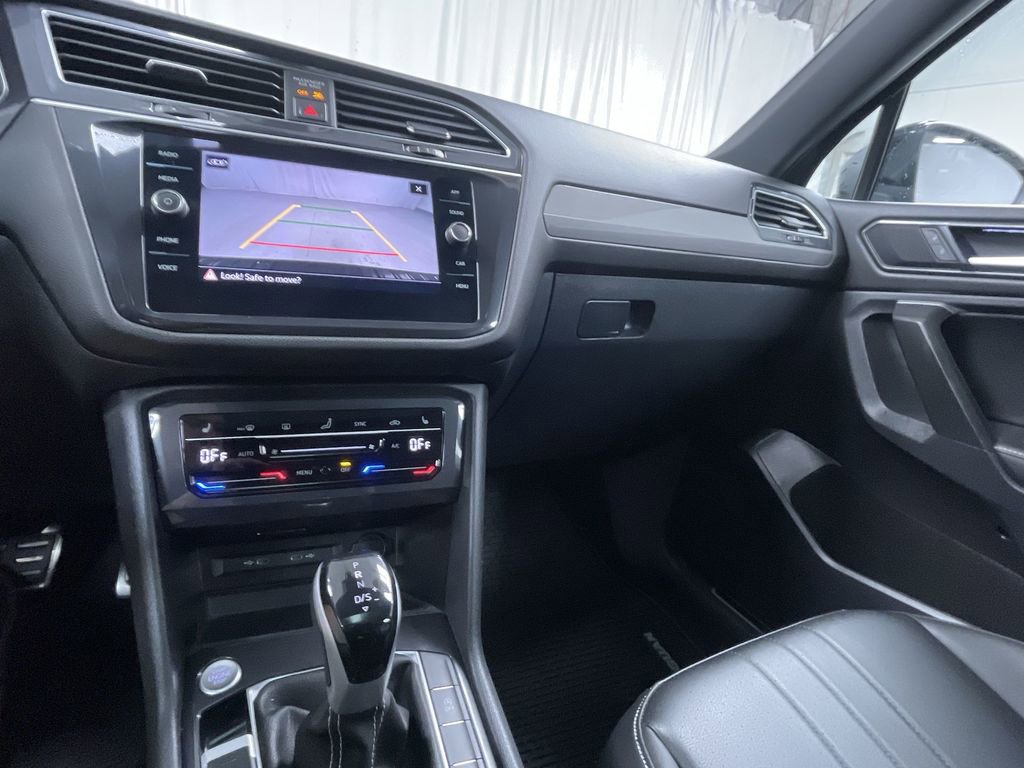 Used 2024 Volkswagen Tiguan SE R-Line image 9