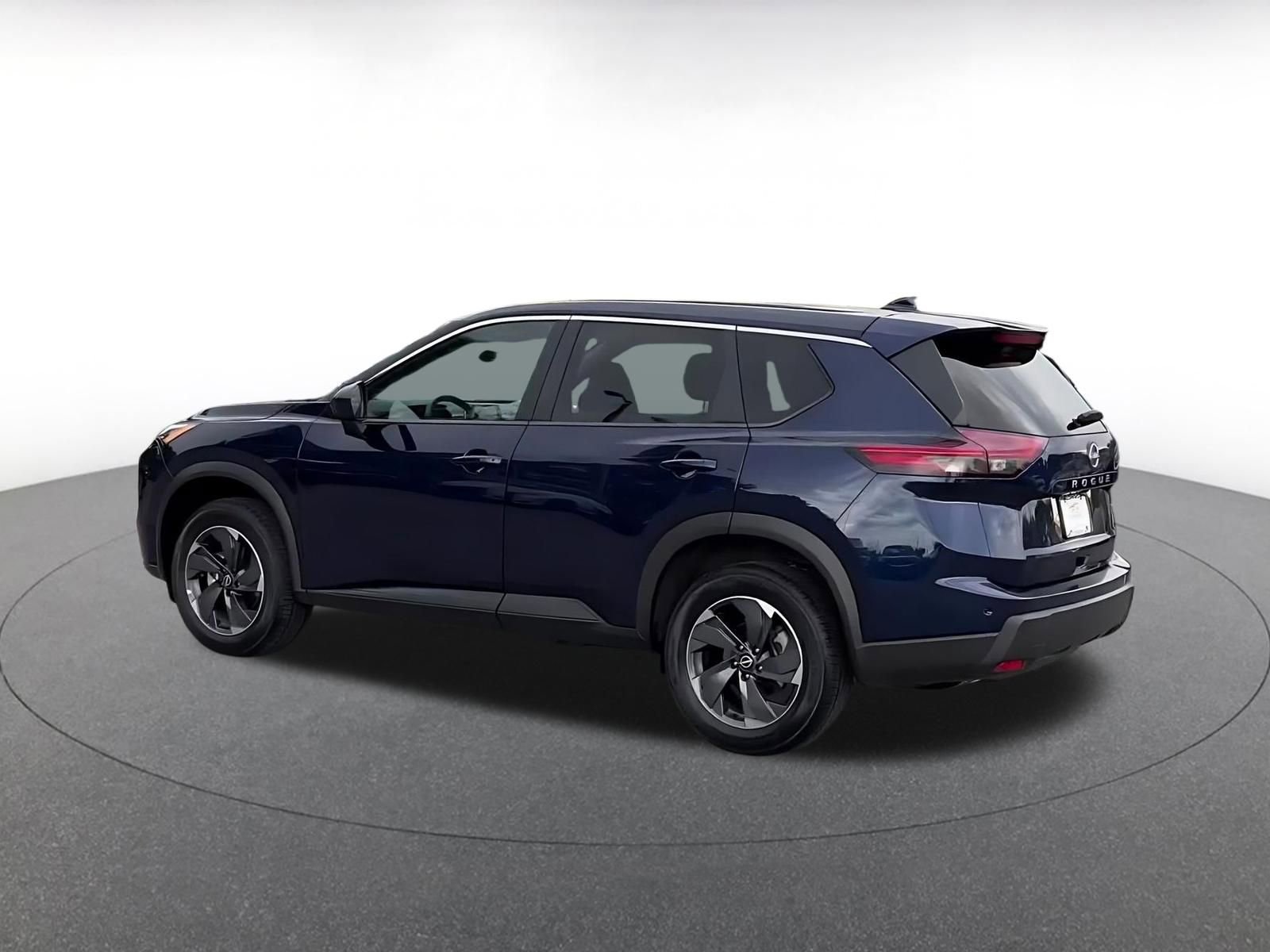 Used 2025 Nissan Rogue SV FWD image 10