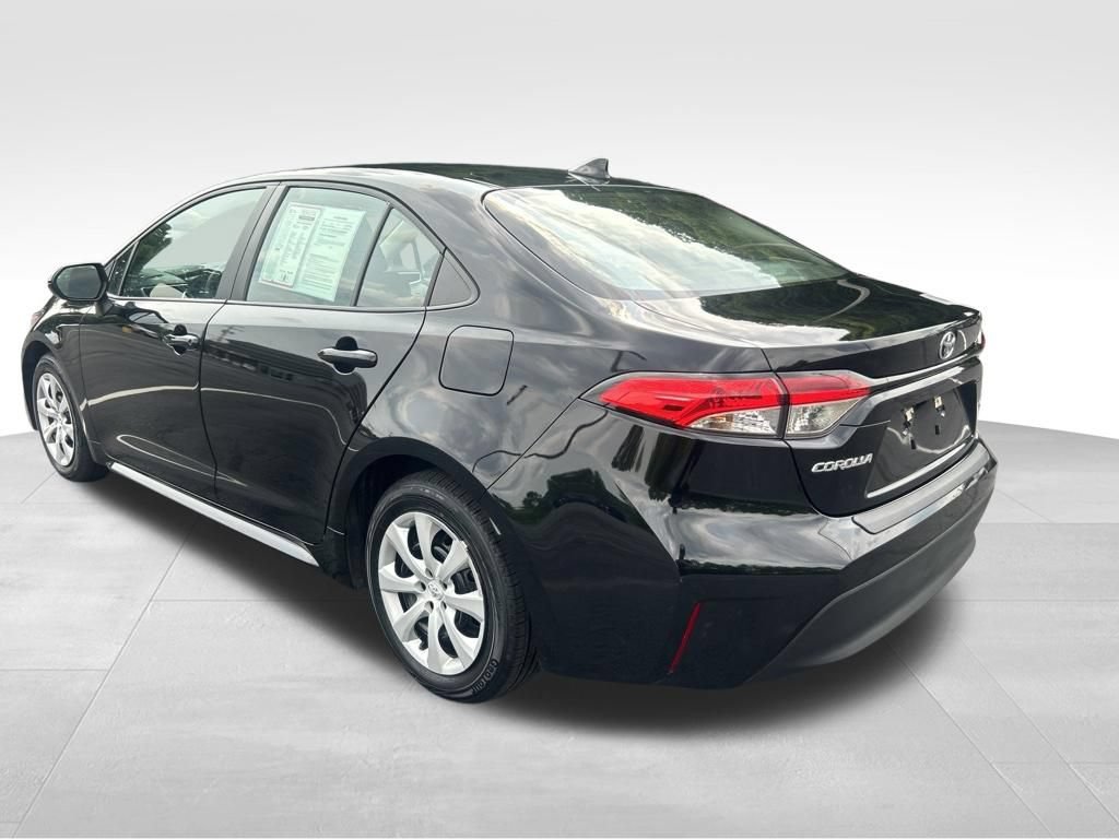 Certified 2024 Toyota Corolla LE FWD image 3