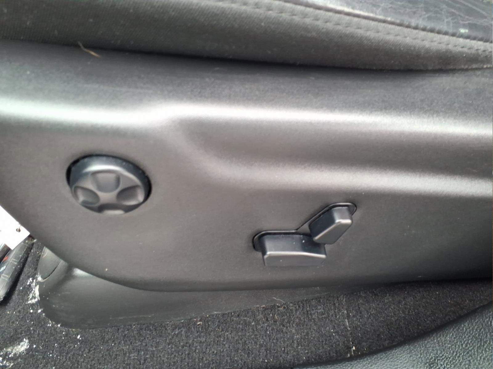 Used 2020 Jeep Grand Cherokee Altitude image 16