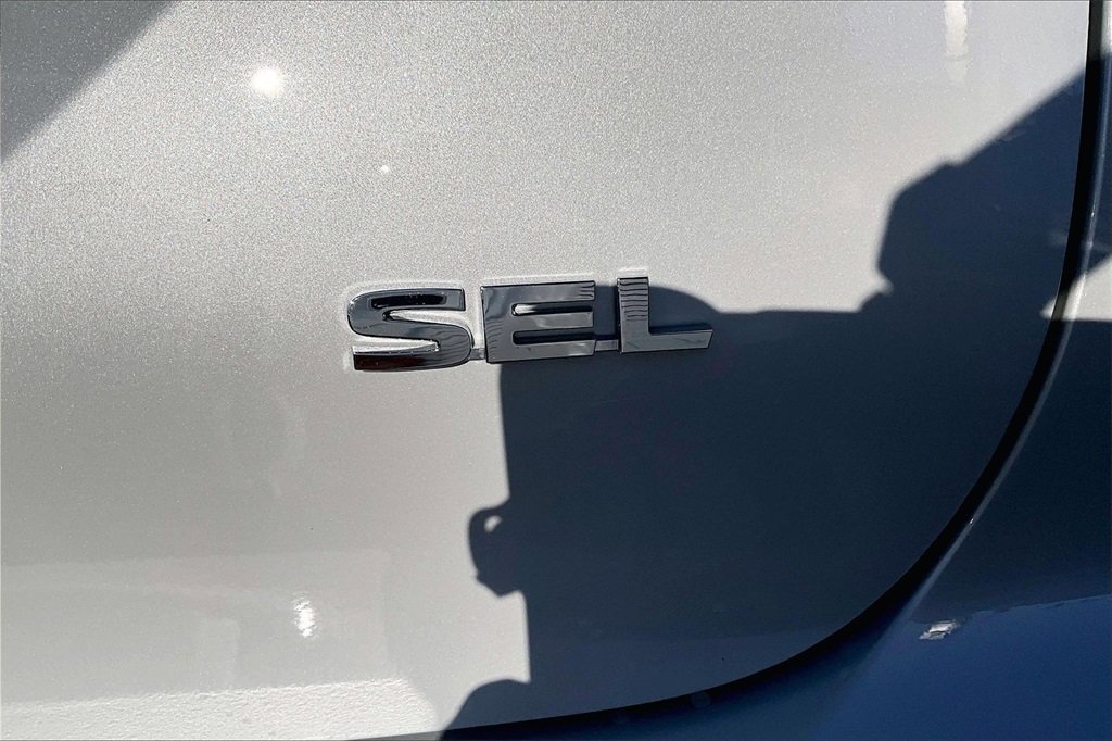 New 2026 Mitsubishi Outlander SEL image 12