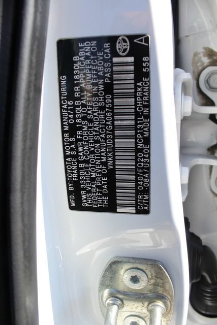 Used 2016 Toyota Yaris L FWD image 8