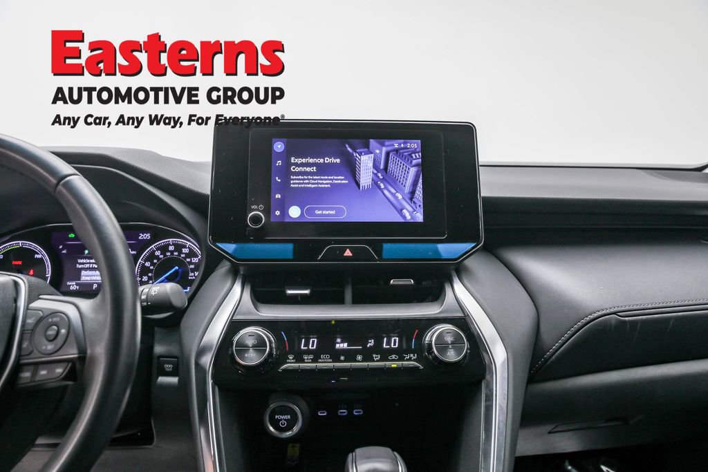 Used 2024 Toyota Venza LE image 11