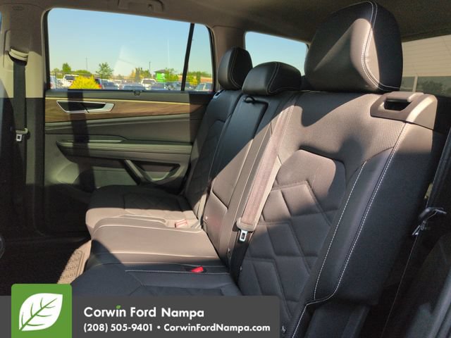 Used 2024 Volkswagen Atlas SE AWD/4WD image 26