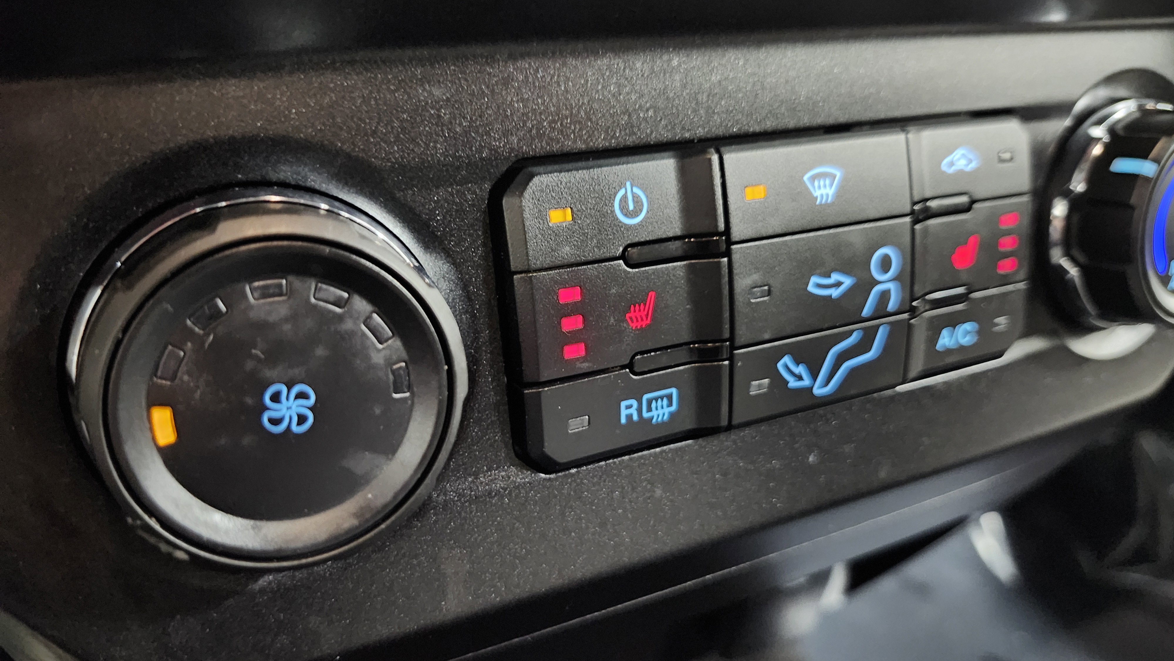 Used 2019 Ford F350 XLT w/ XLT Premium Package image 9