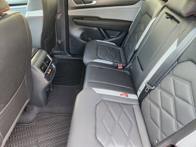 Used 2025 Volkswagen Atlas Peak Edition SE AWD/4WD image 26