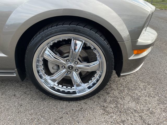 Used 2005 Ford Mustang GT Premium RWD image 33