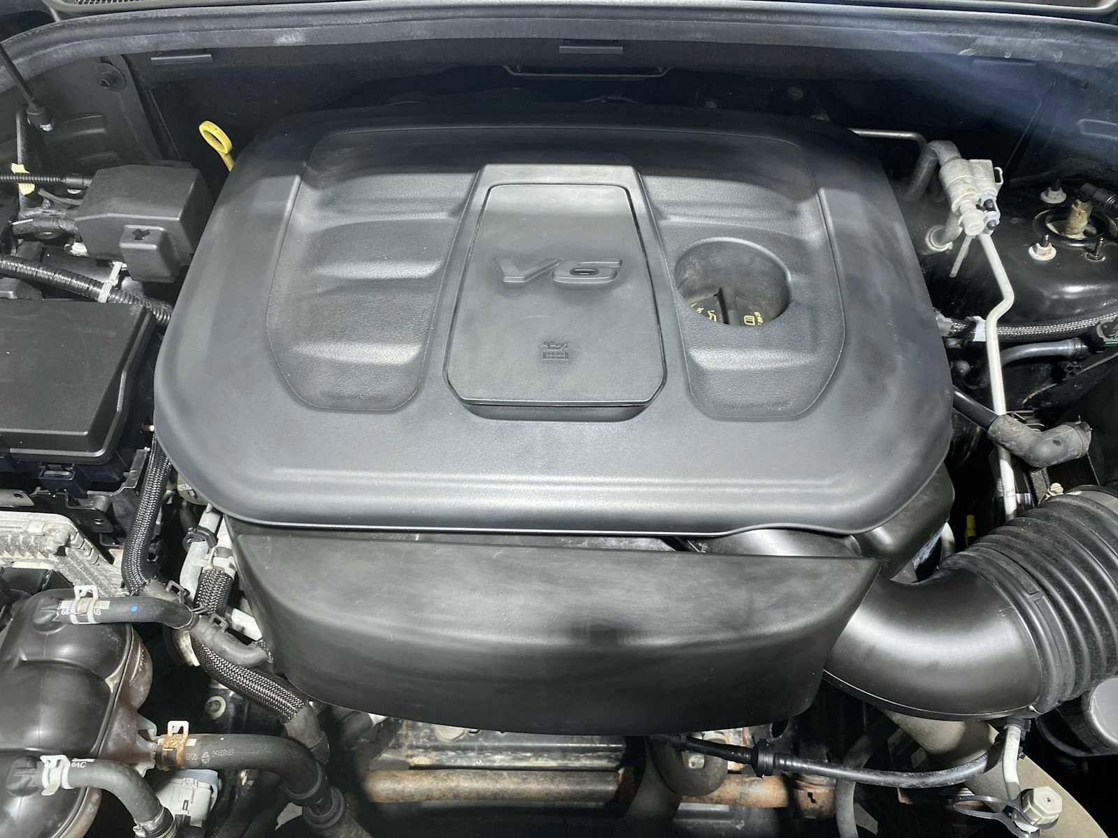 Used 2019 Jeep Grand Cherokee Overland AWD/4WD image 9