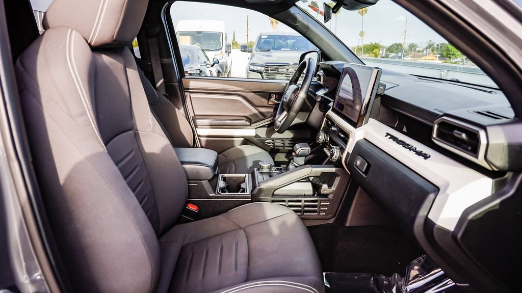 Used 2024 Toyota Tacoma TRD Off-Road AWD/4WD image 20