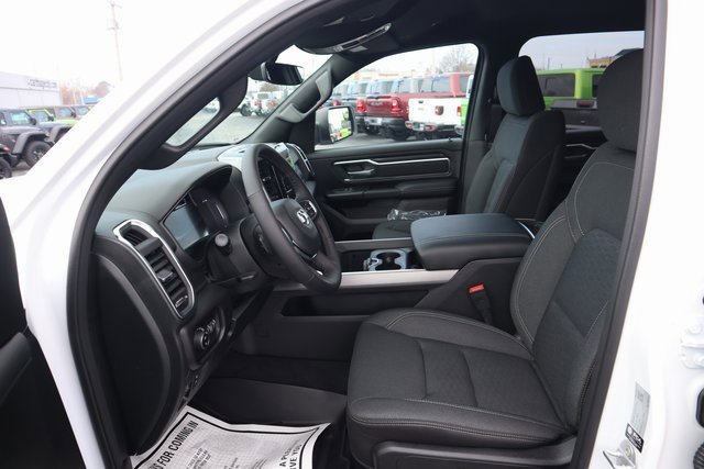 New 2026 RAM 1500 4x4 Crew Cab image 5